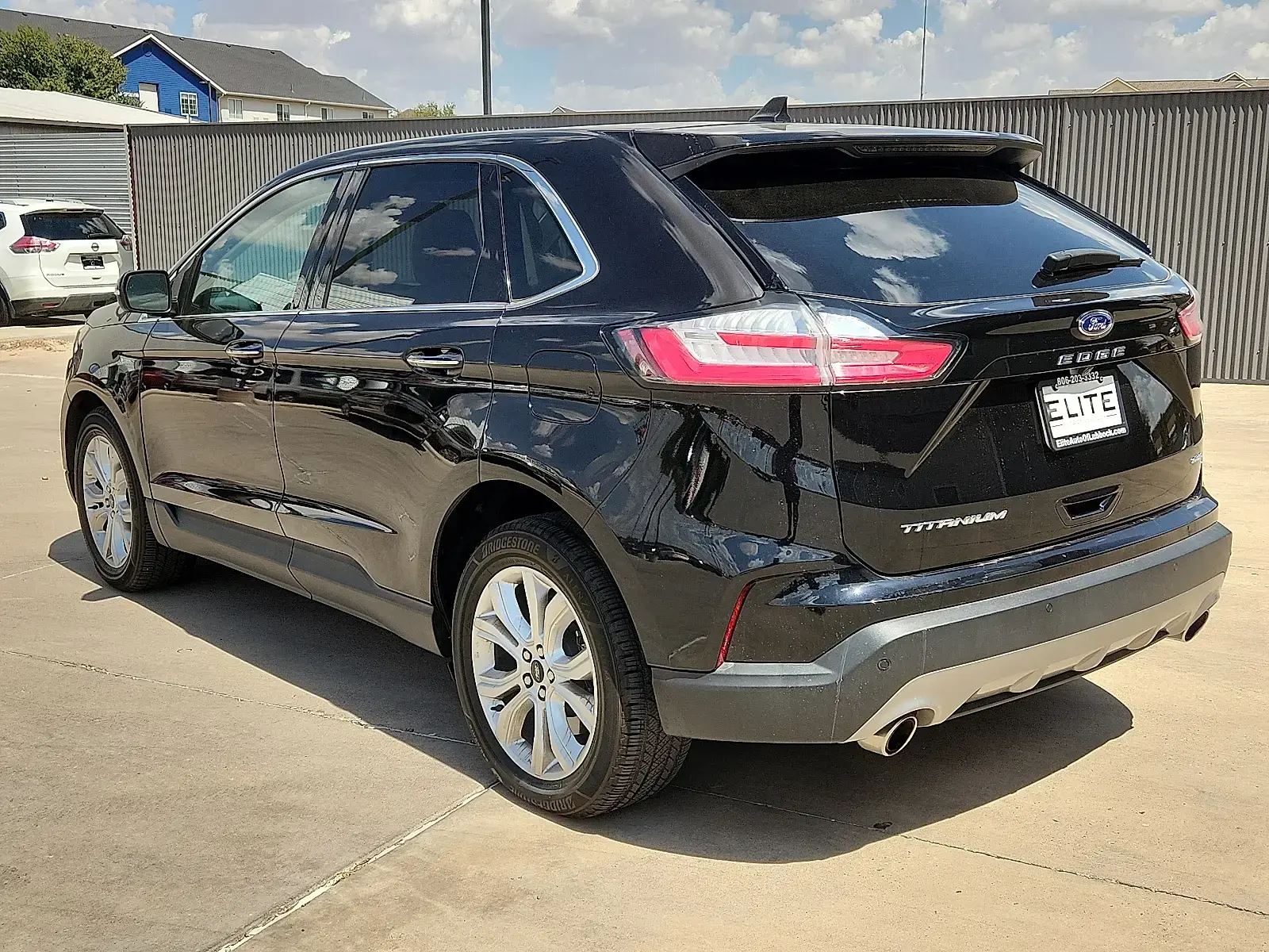2023 Ford Edge Titanium AWD photo 4
