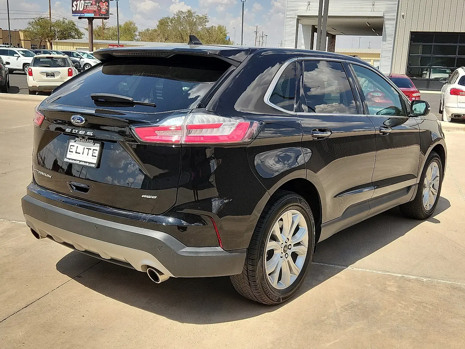 2023 Ford Edge Titanium AWD photo 3