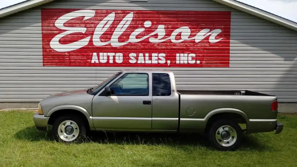 2001 GMC Sonoma 2WD Extended Cab SLS's photo