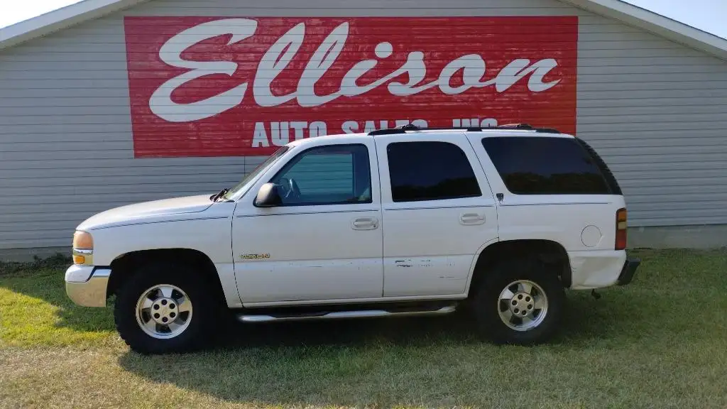 2002 GMC Yukon SLE 4WD's photo