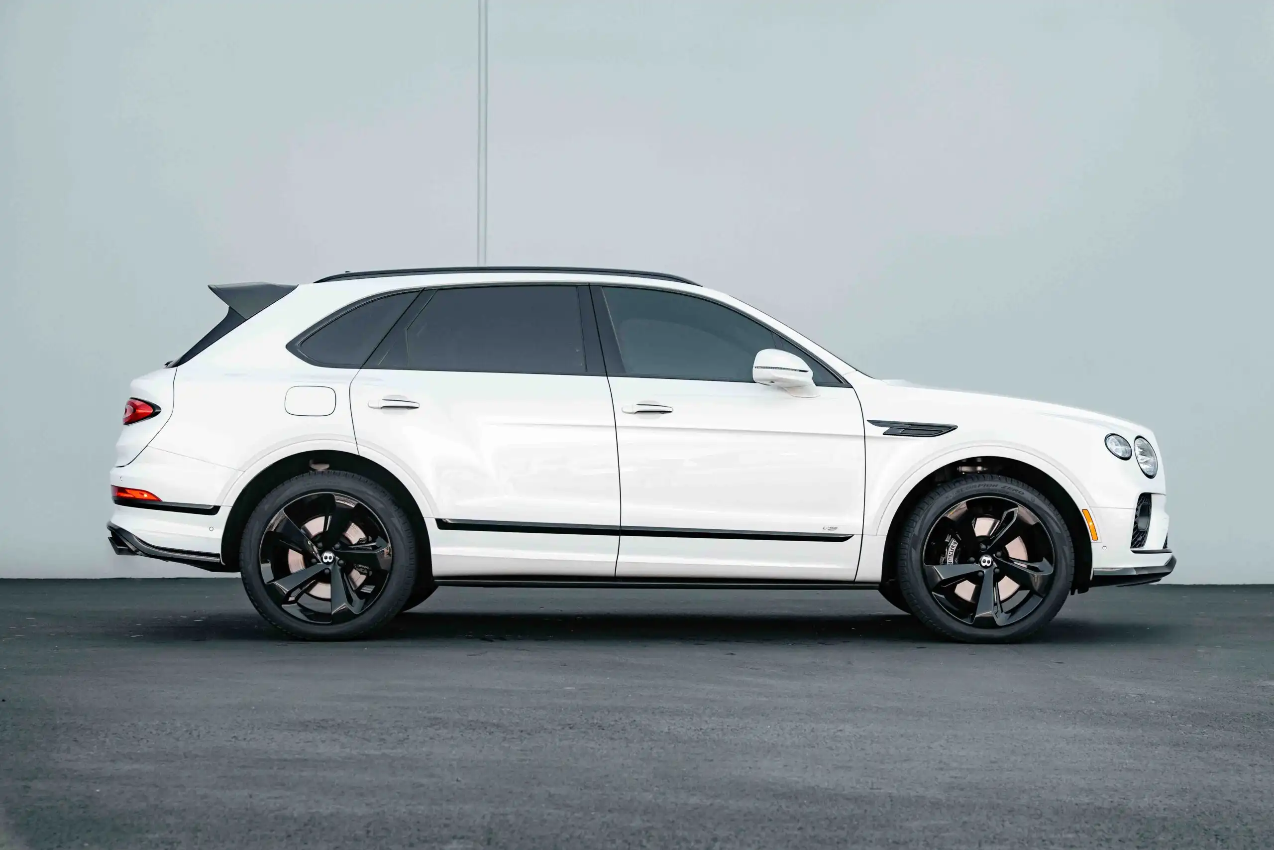 2021 Bentley Bentayga V8's photo