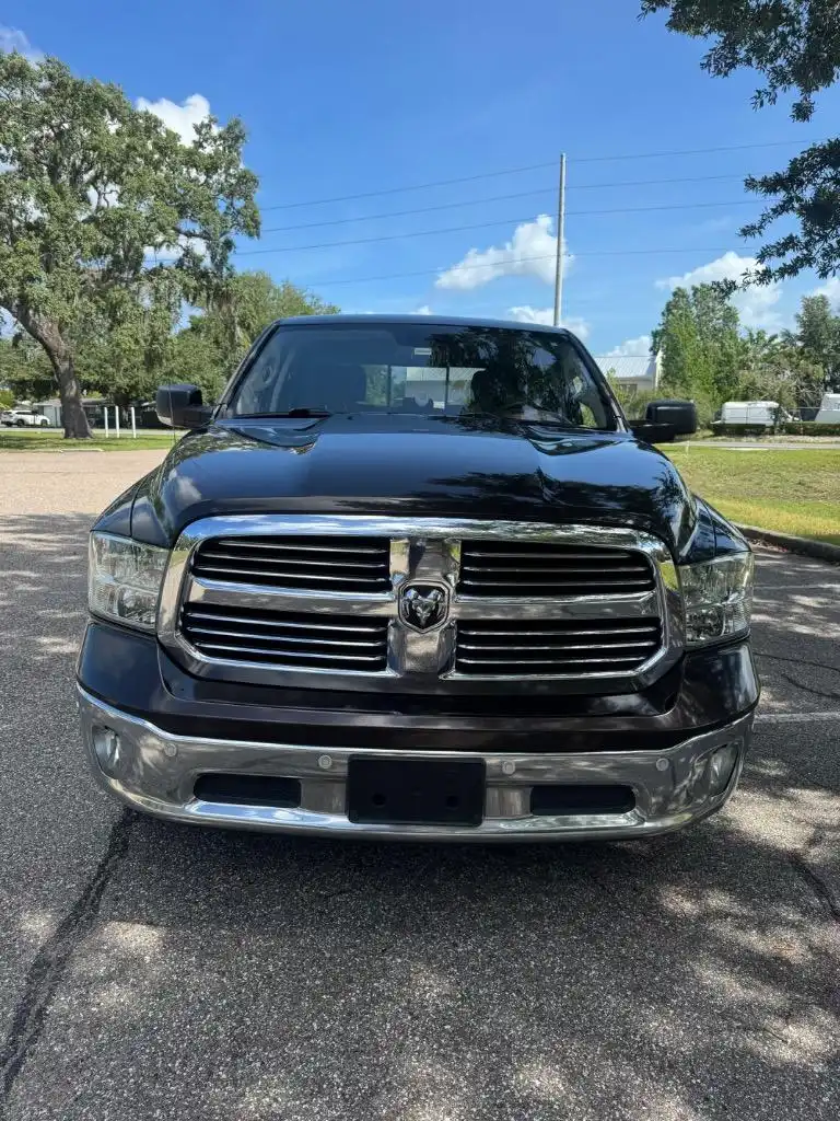 2016 RAM 1500 SLT Crew Cab 5'7's photo