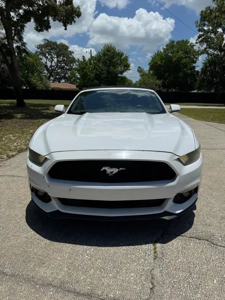 2016 Ford Mustang V6 Convertible's photo