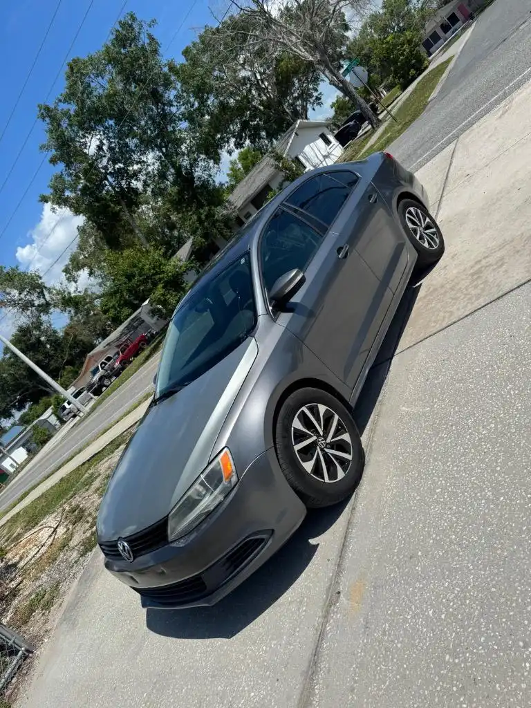 2011 Volkswagen Jetta SE 6AT's photo