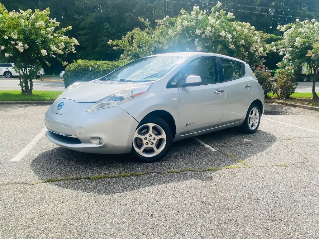 2012 Nissan Leaf SL's photo