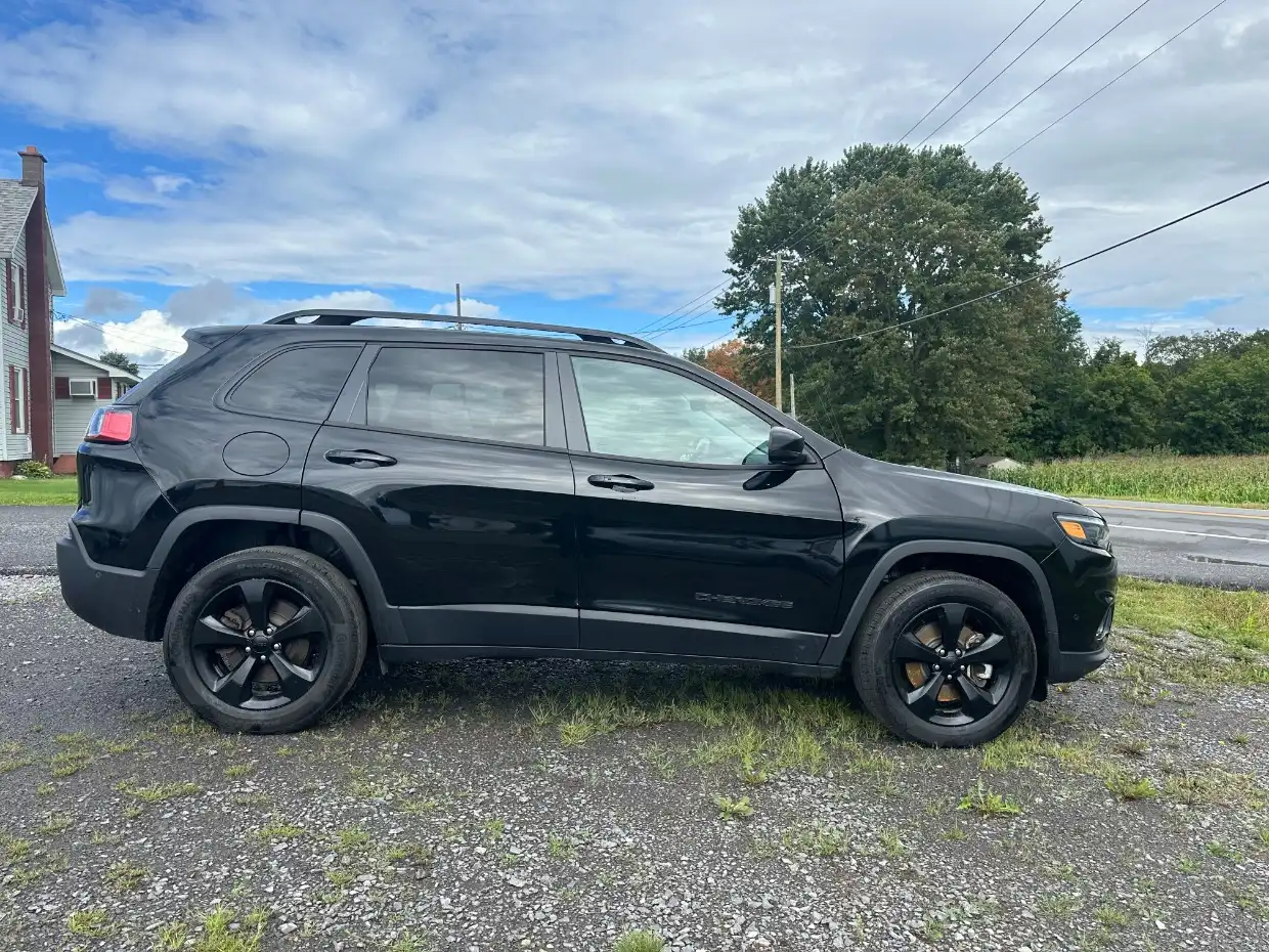 2023 Jeep Cherokee Altitude Lux 4WD's photo