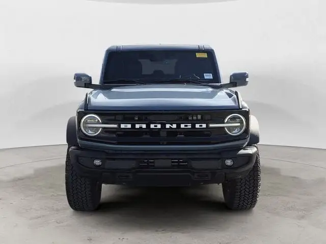 2025 Ford Bronco Outer Banks 4x4 photo 1