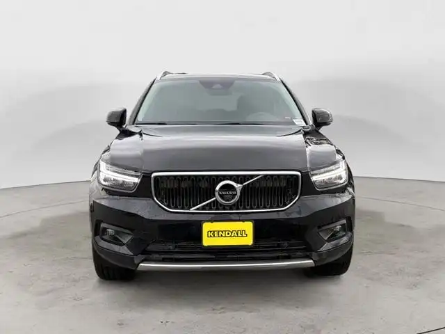 2020 Volvo XC40 T5 Momentum AWD's photo