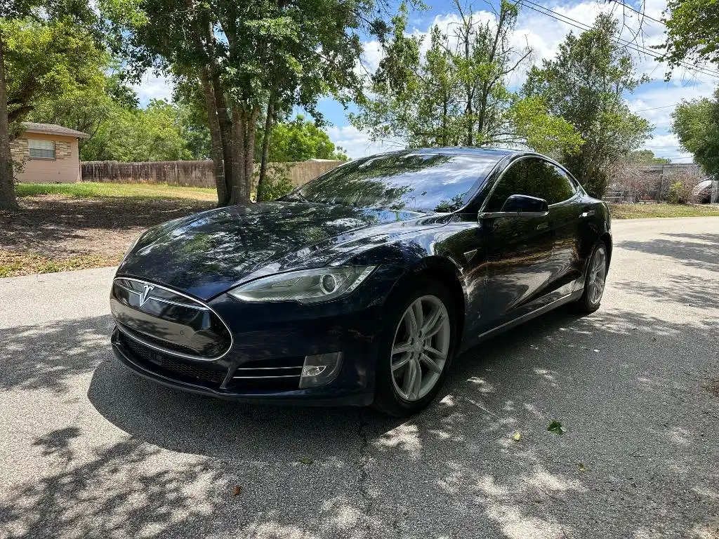 2014 Tesla Model S 85 kWh's photo