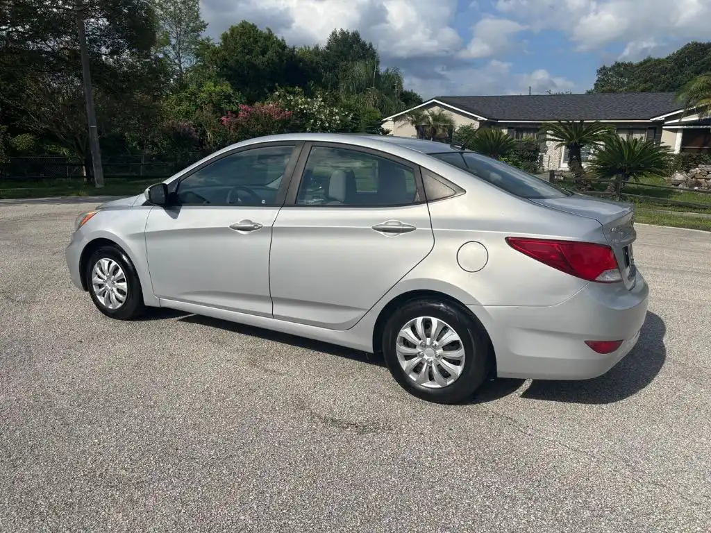 2016 Hyundai Accent SE 4-Door 6-Speed Automatic's photo