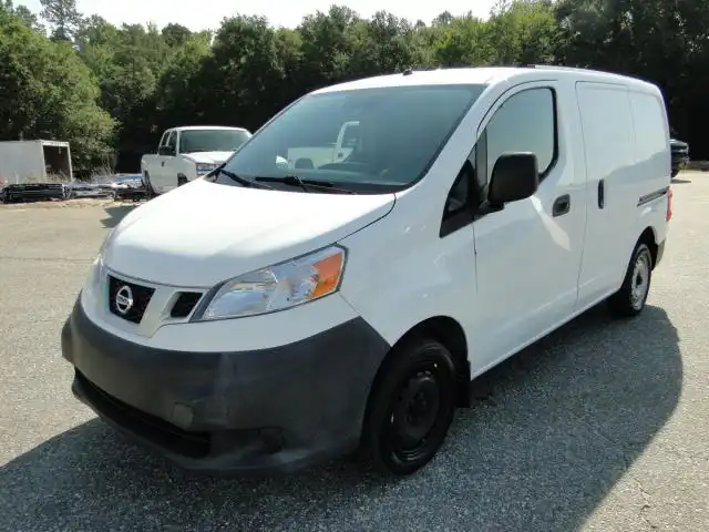 2017 Nissan NV200 S's photo
