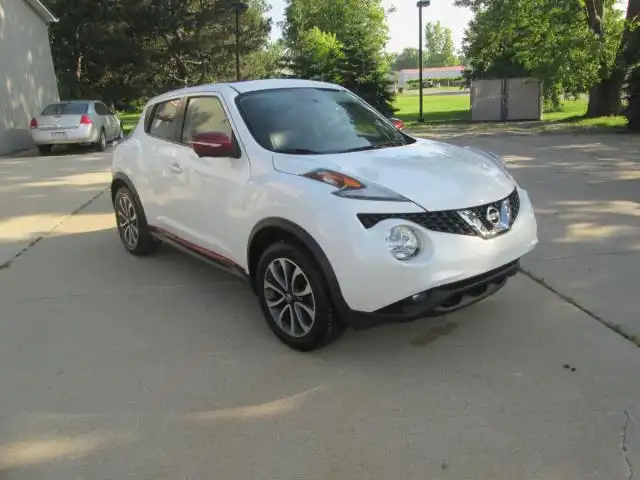 2017 Nissan Juke SL AWD CVT's photo
