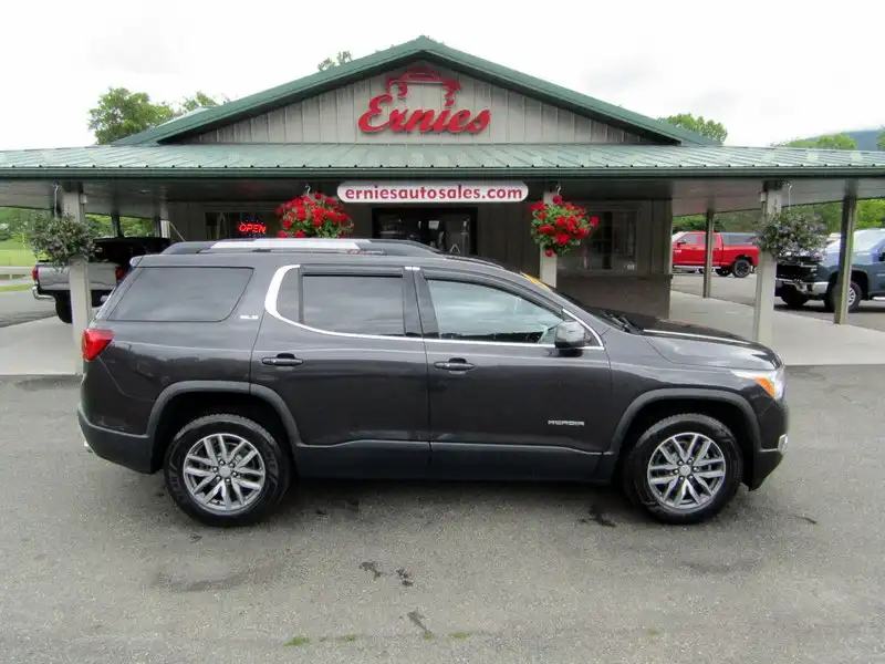 2017 GMC Acadia SLE-2 AWD's photo