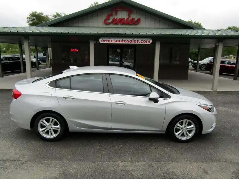 2016 Chevrolet Cruze LT Auto's photo