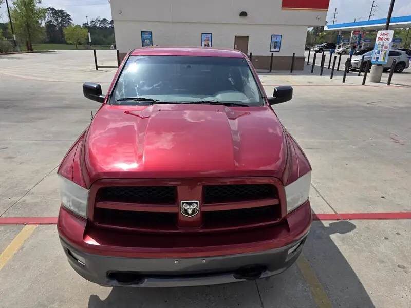 2010 RAM 1500 SLT Quad Cab photo 1