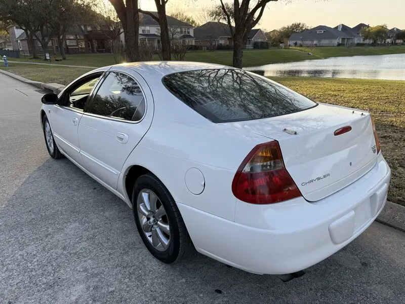 2003 Chrysler 300 Base photo 5