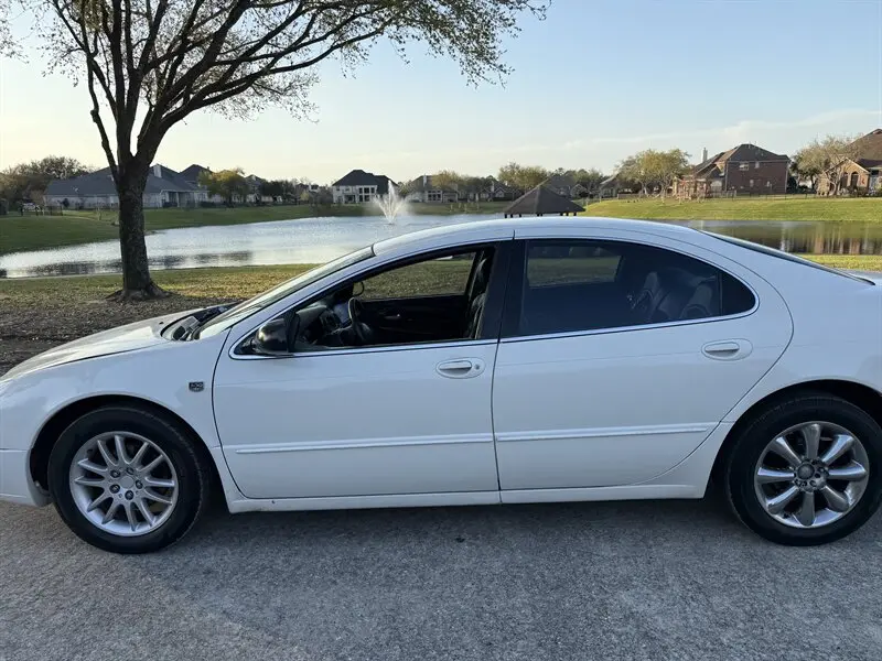 2003 Chrysler 300 Base photo 4