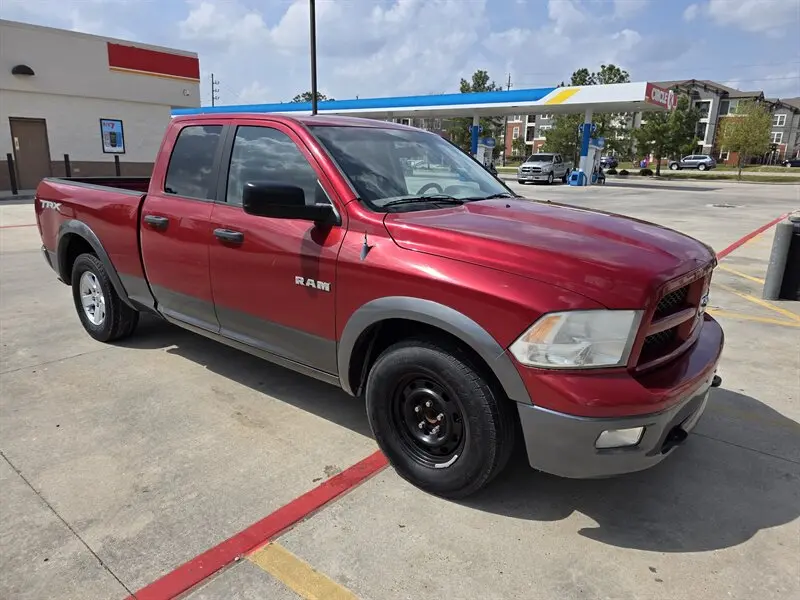 2010 RAM 1500 SLT Quad Cab photo 4