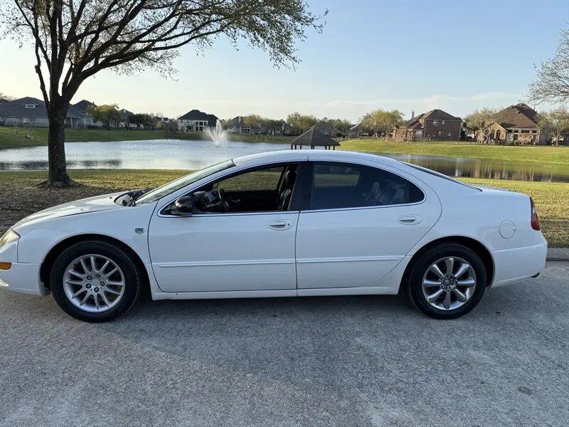 2003 Chrysler 300 Base photo 3
