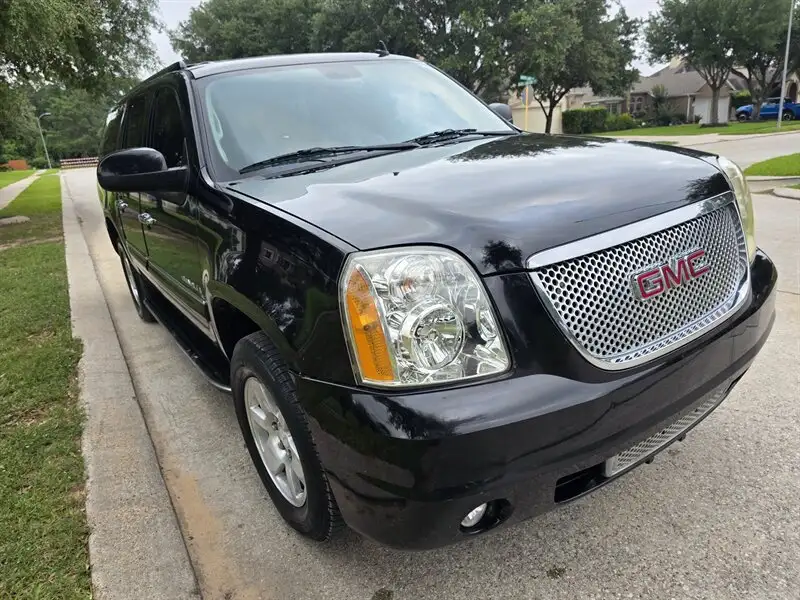2008 GMC Yukon Denali 2WD's photo