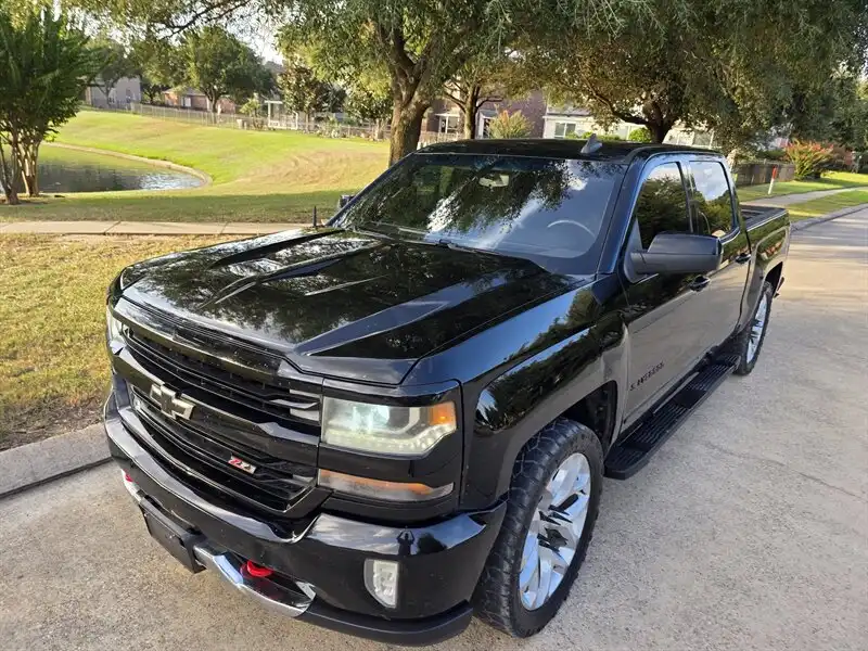 2016 Chevrolet Silverado 1500 LT 4WD Crew Cab Standard Box's photo