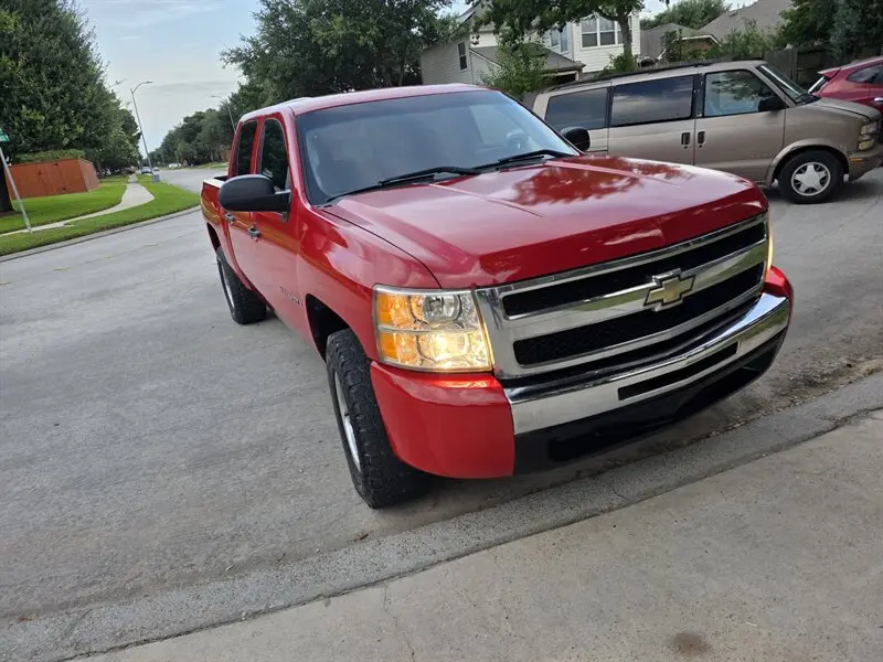 2009 Chevrolet Silverado 1500 1LT Crew Cab photo 3