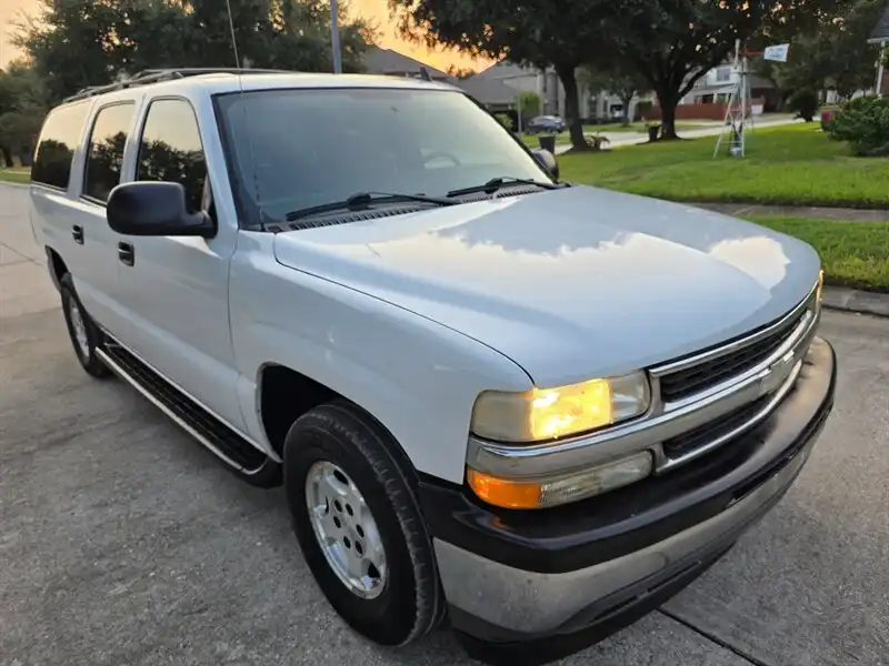 2006 Chevrolet Suburban LS 2WD 1500 Series's photo