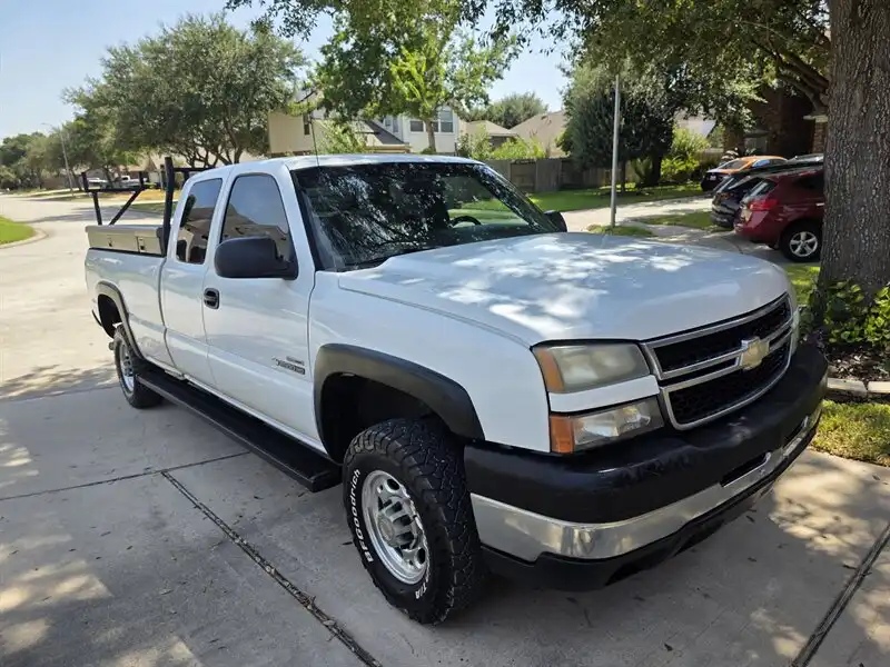 2006 Chevrolet Silverado HD LS Extended Cab SWB's photo