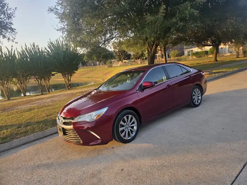 2016 Toyota Camry 2.5 Auto XLE's photo