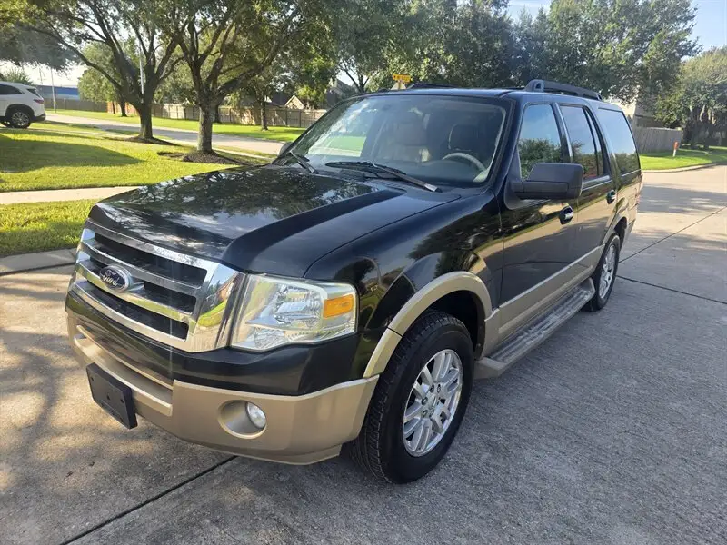 2011 Ford Expedition XLT photo 1