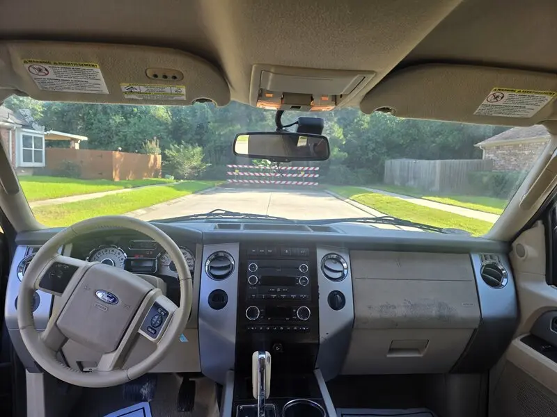 2011 Ford Expedition XLT photo 4