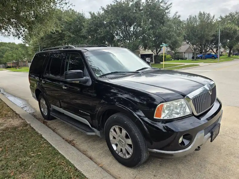 2003 Lincoln Navigator Luxury 2WD's photo