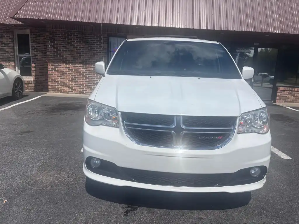 2017 Dodge Grand Caravan SXT's photo