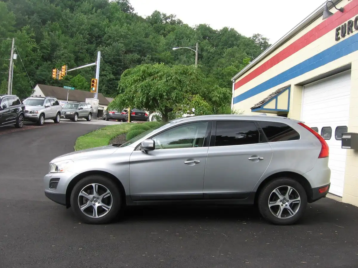 2012 Volvo XC60 T6 AWD Auto's photo