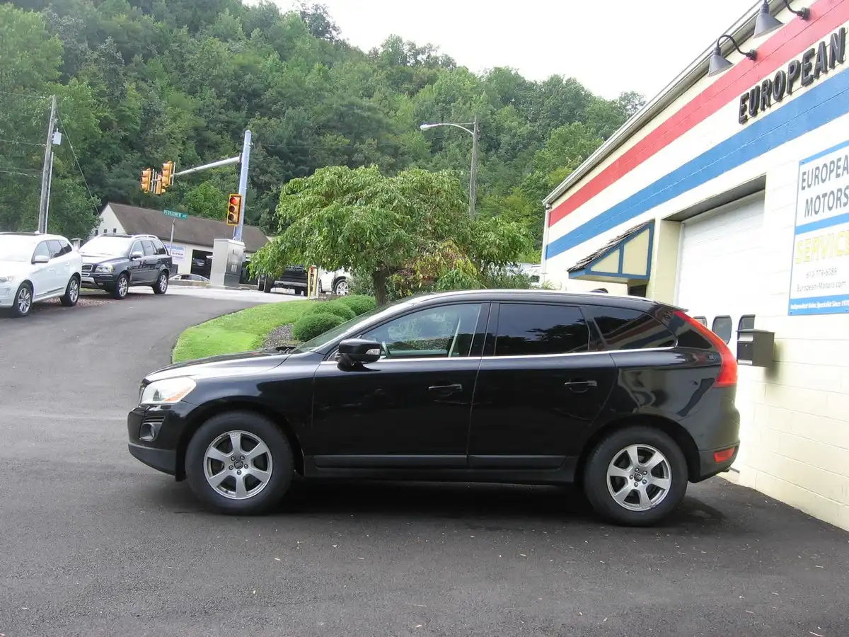 2010 Volvo XC60 T6 AWD Auto's photo