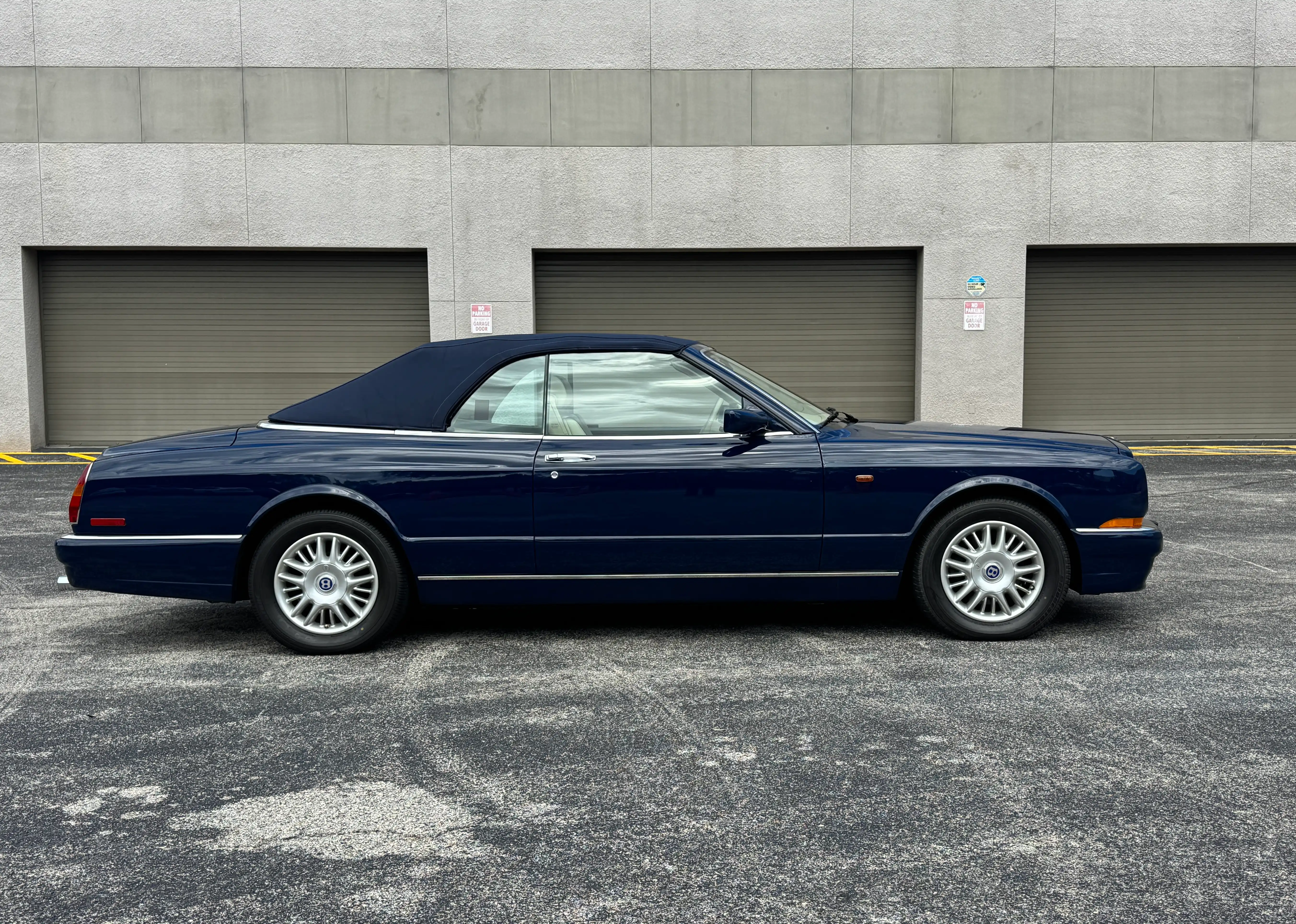 2000 Bentley Azure Base's photo