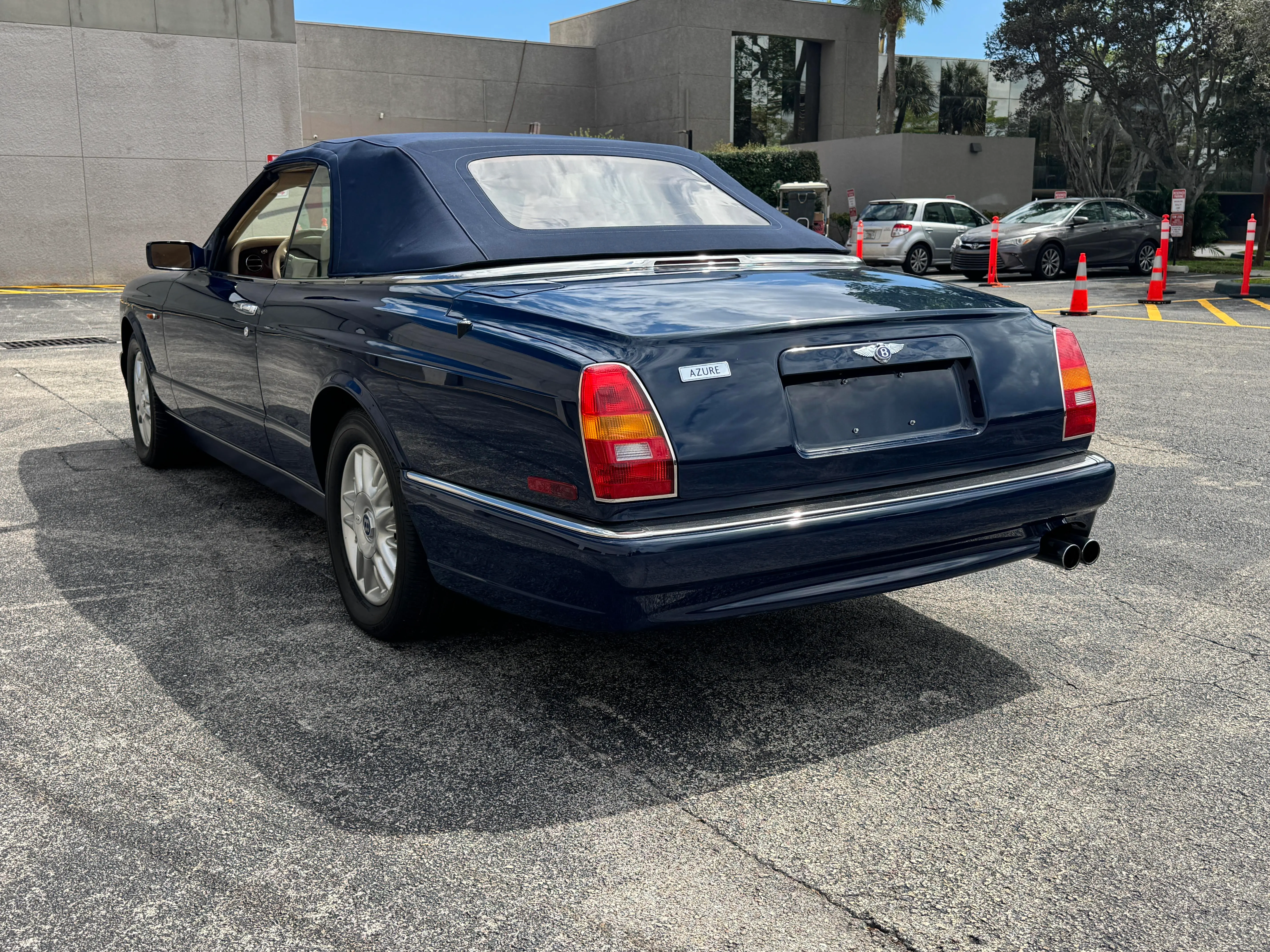 2000 Bentley Azure Base photo 4