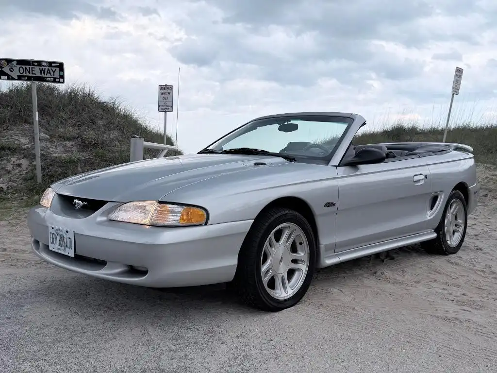 1998 Ford Mustang GT V8's photo