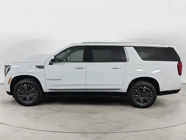 2026 GMC Yukon 4WD Elevation's photo