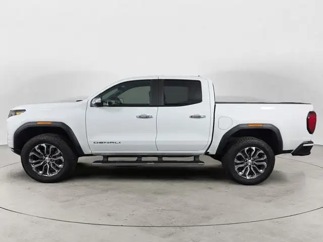 2026 GMC Canyon 4WD Denali Crew Cab Short Box's photo