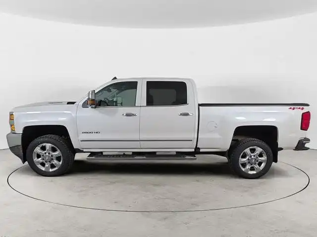 2019 Chevrolet Silverado HD LTZ 4WD Crew Cab Standard Box's photo