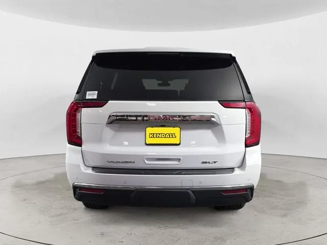 2022 GMC Yukon 4WD SLT photo 3