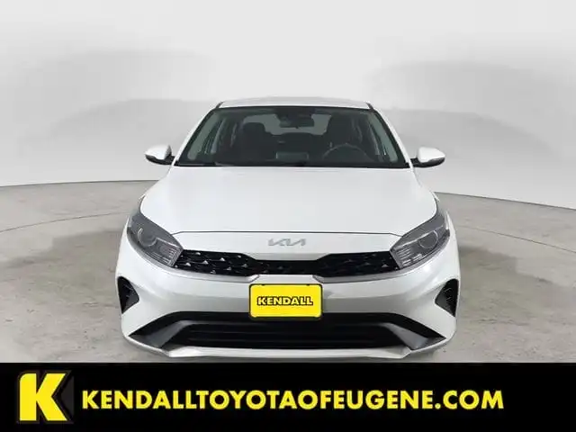 2023 Kia Forte LXS AT's photo