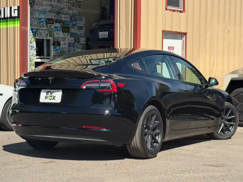 2023 Tesla Model 3 Base photo 3