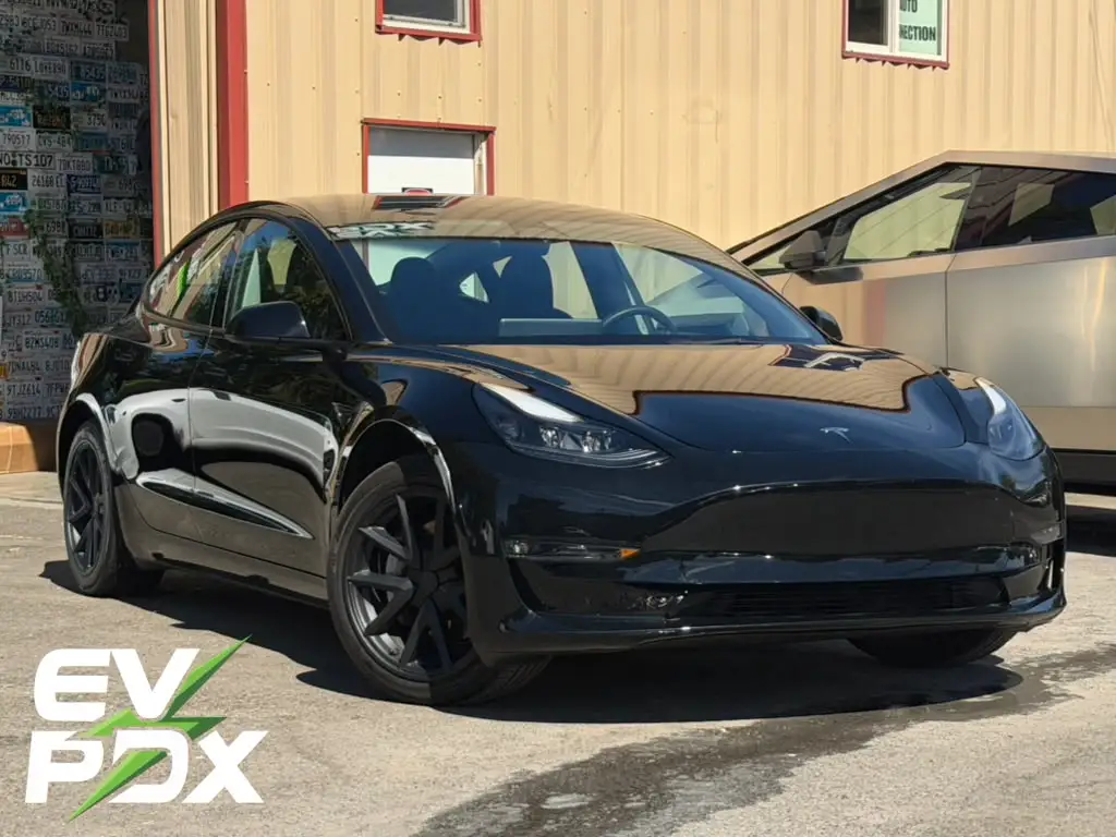 2023 Tesla Model 3 Base photo 1