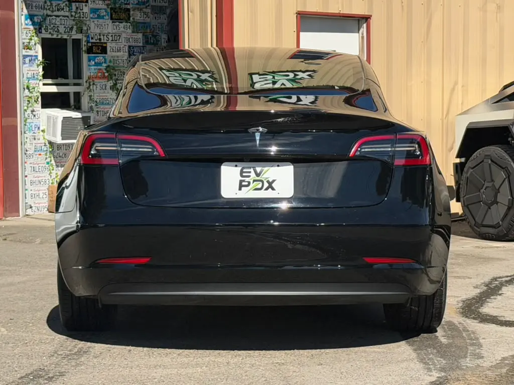 2023 Tesla Model 3 Base photo 4