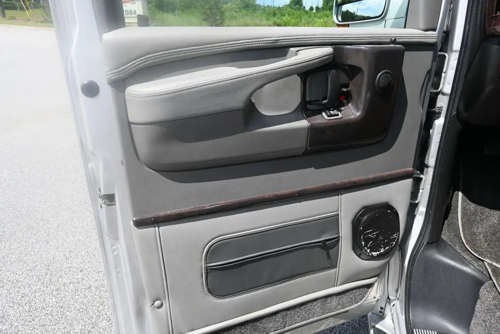 2012 GMC Savana undefined photo 5