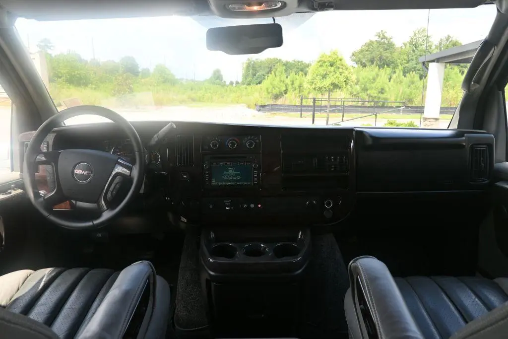 2012 GMC Savana undefined photo 3
