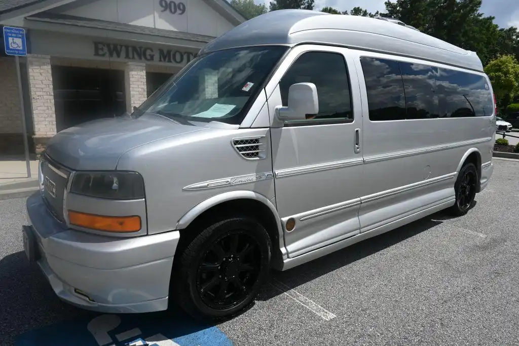 2012 GMC Savana's photo