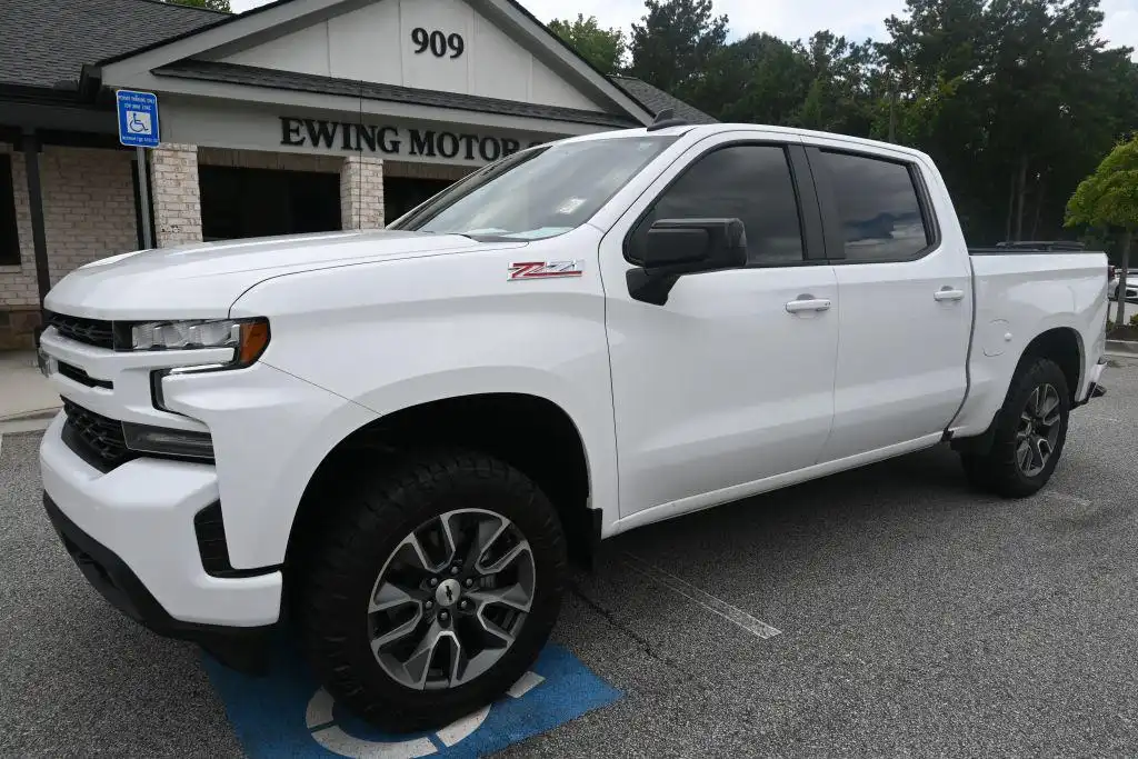 2022 Chevrolet Silverado 1500 RST 4X4 Crew Cab Short Box's photo
